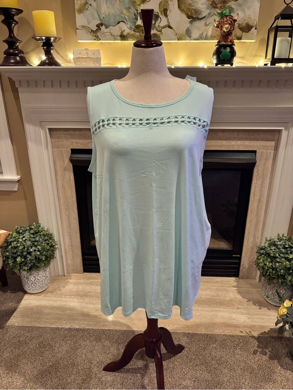 *NEW* LIVI For Lane Bryant - Activewear Summer/Gym Tank Top - Size 26/28